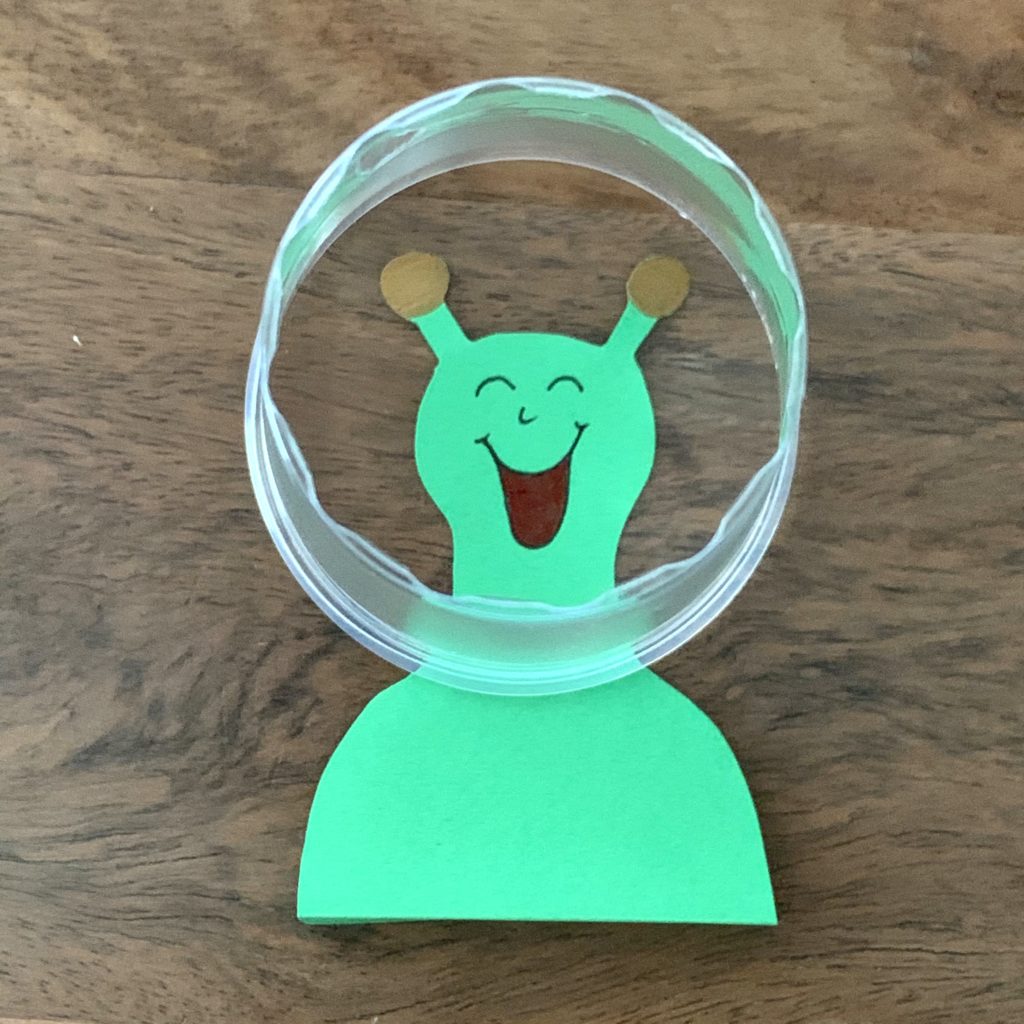 Forschen für Kinder Alien unter Glas Spiel Uforennen